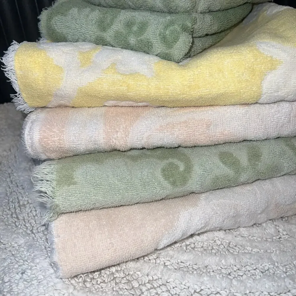 Vintage Lot of 6 Bath & Hand Towels For Use or DIY Crafts Pastels Green Yellow +